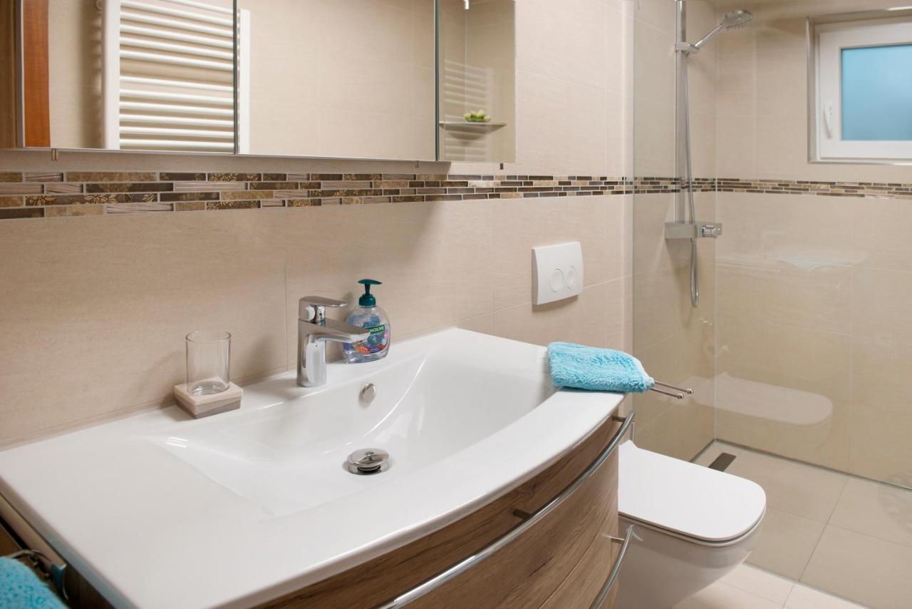 Aida Apartment อูเบอร์ลิงเงน ภายนอก รูปภาพ